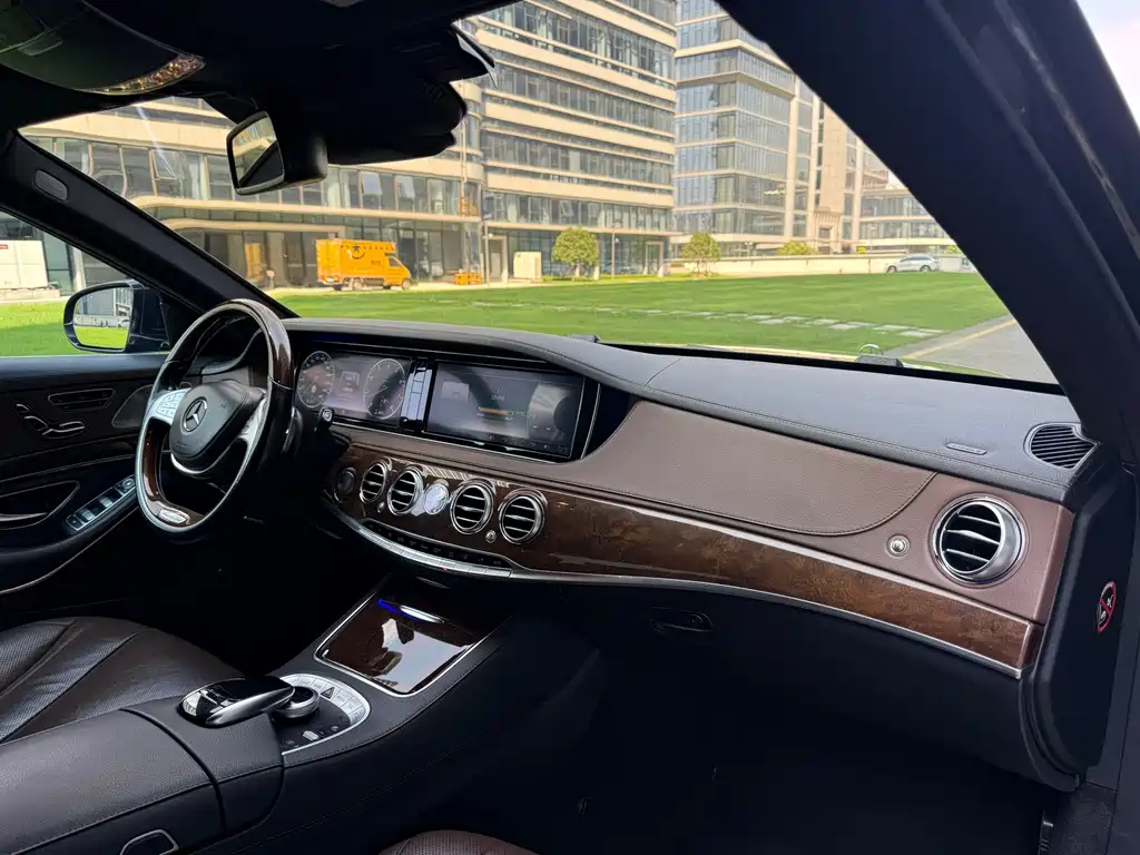 Mercedes-Benz S-Class — миниатюра 12