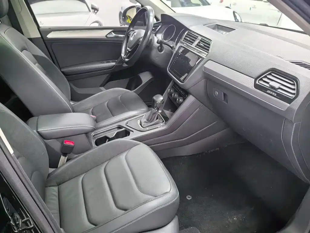 Volkswagen Tiguan L — миниатюра 4