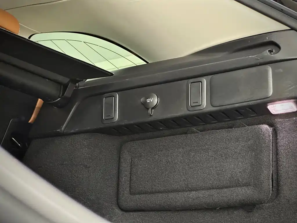 Land Rover Velar — миниатюра 21