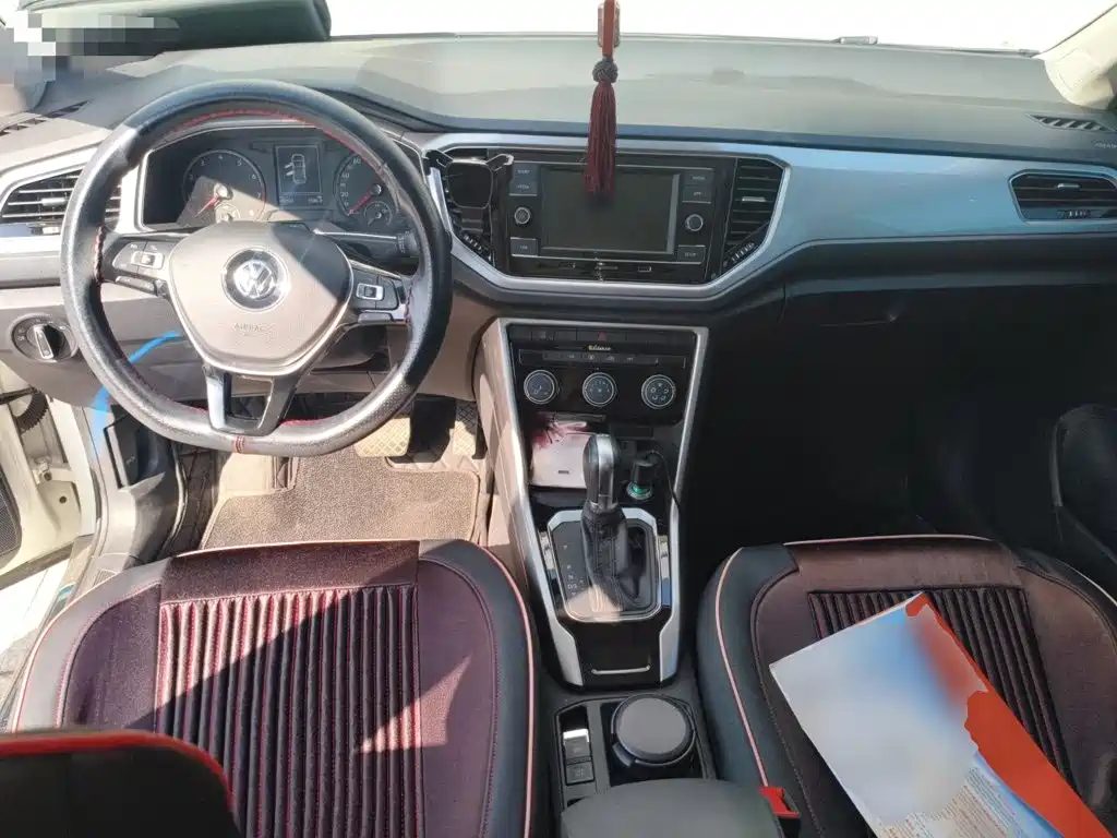 Volkswagen T-Roc — миниатюра 10