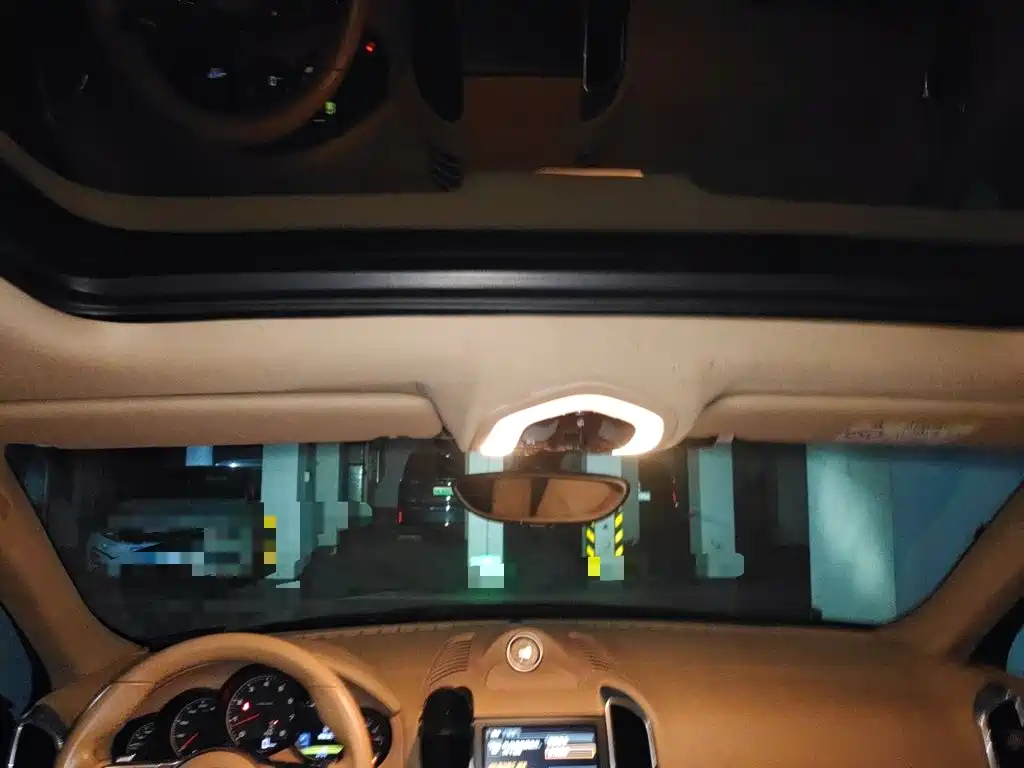 Porsche Cayenne — миниатюра 19