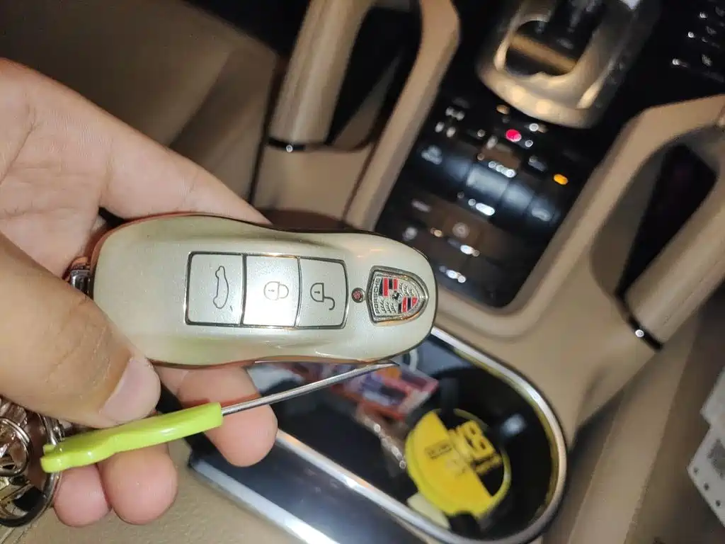 Porsche Cayenne — миниатюра 9