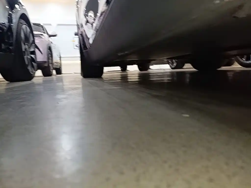 Tesla Model Y — миниатюра 21