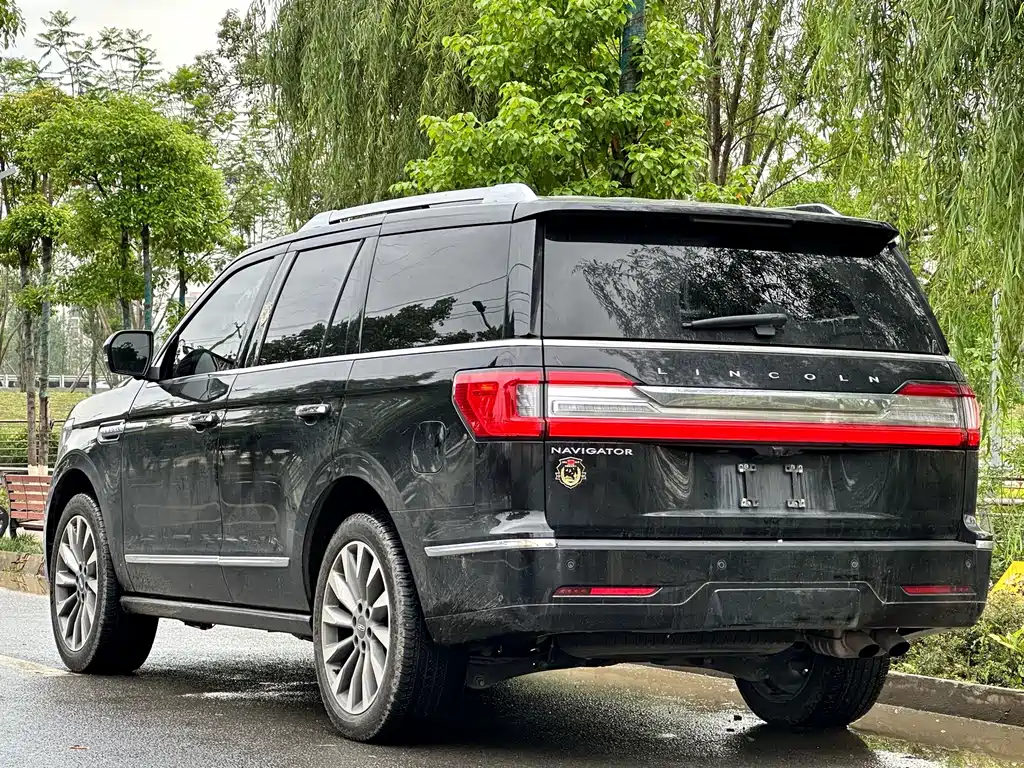 Lincoln Navigator — миниатюра 8