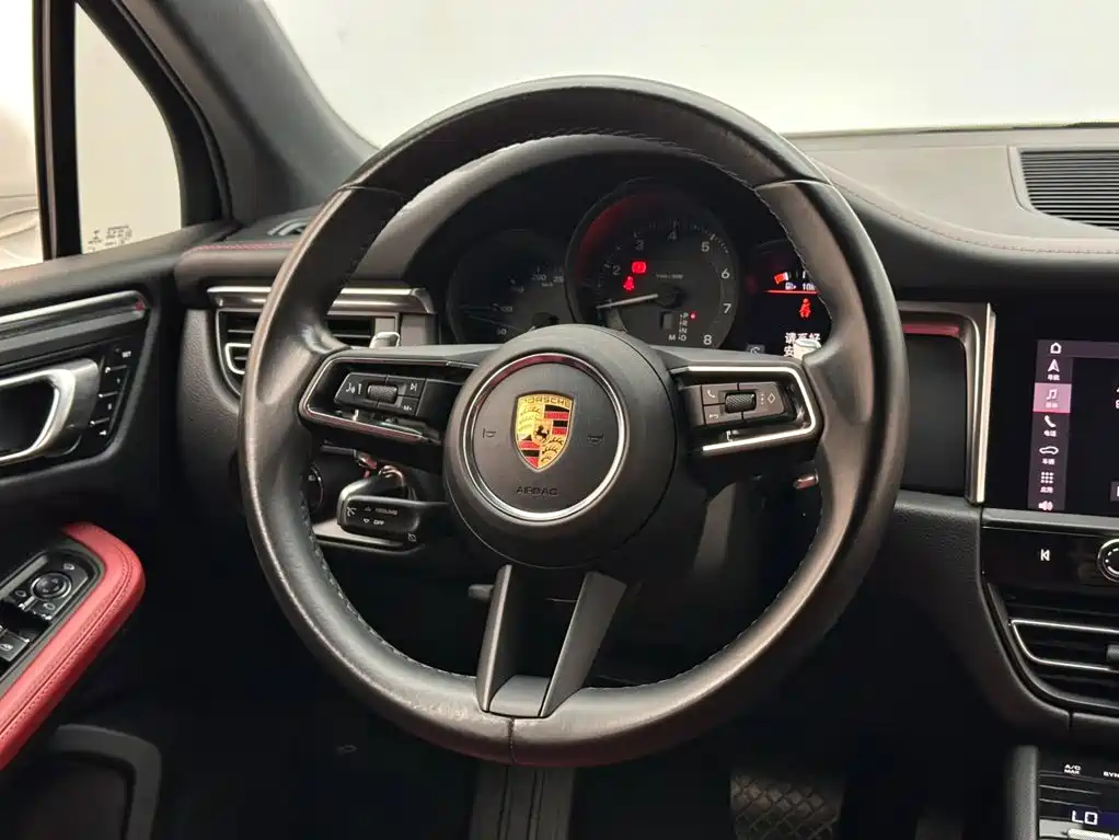 Porsche Macan — миниатюра 12