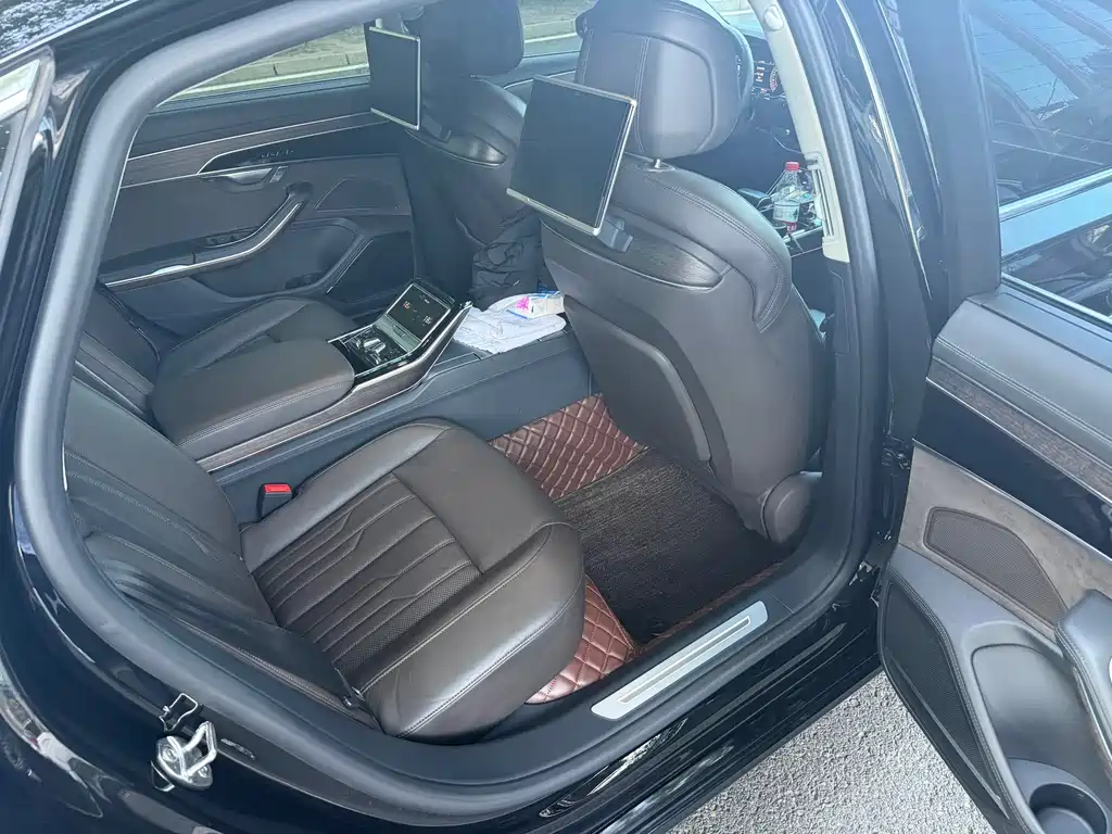 Audi A8 — миниатюра 5