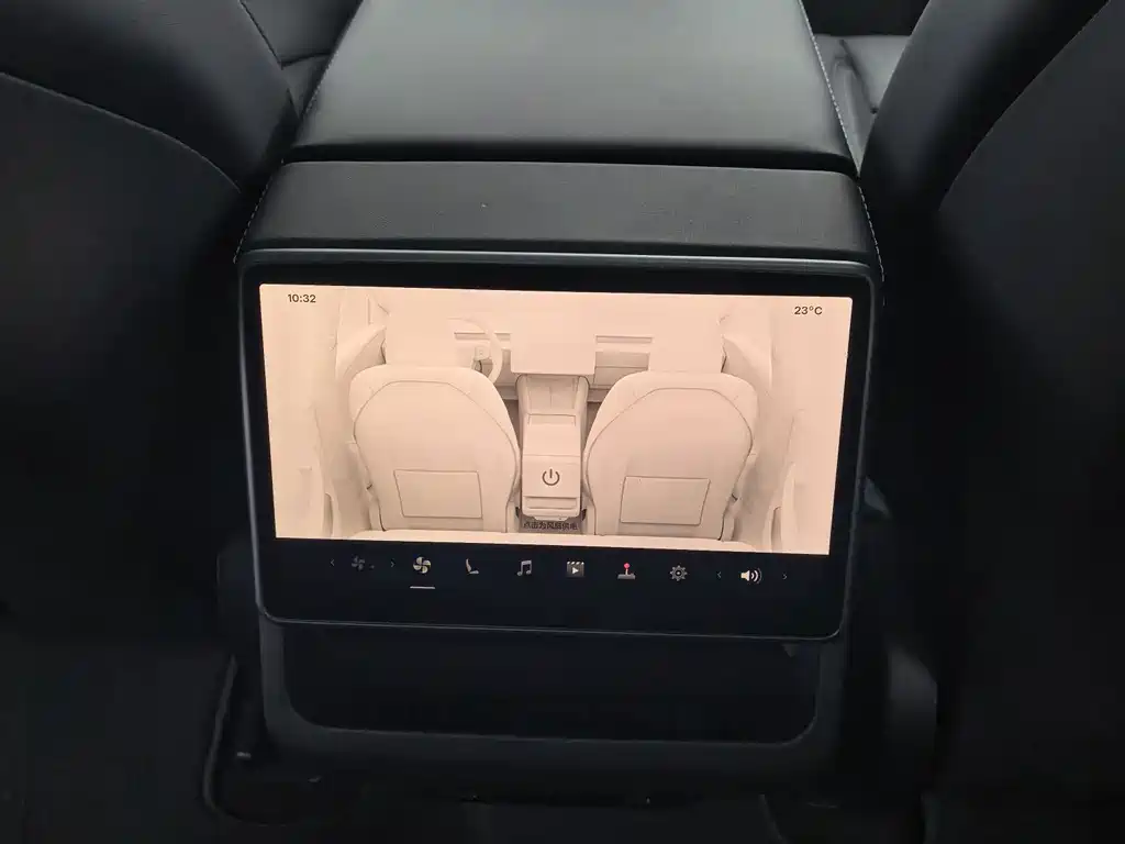 Tesla Model 3 — миниатюра 12