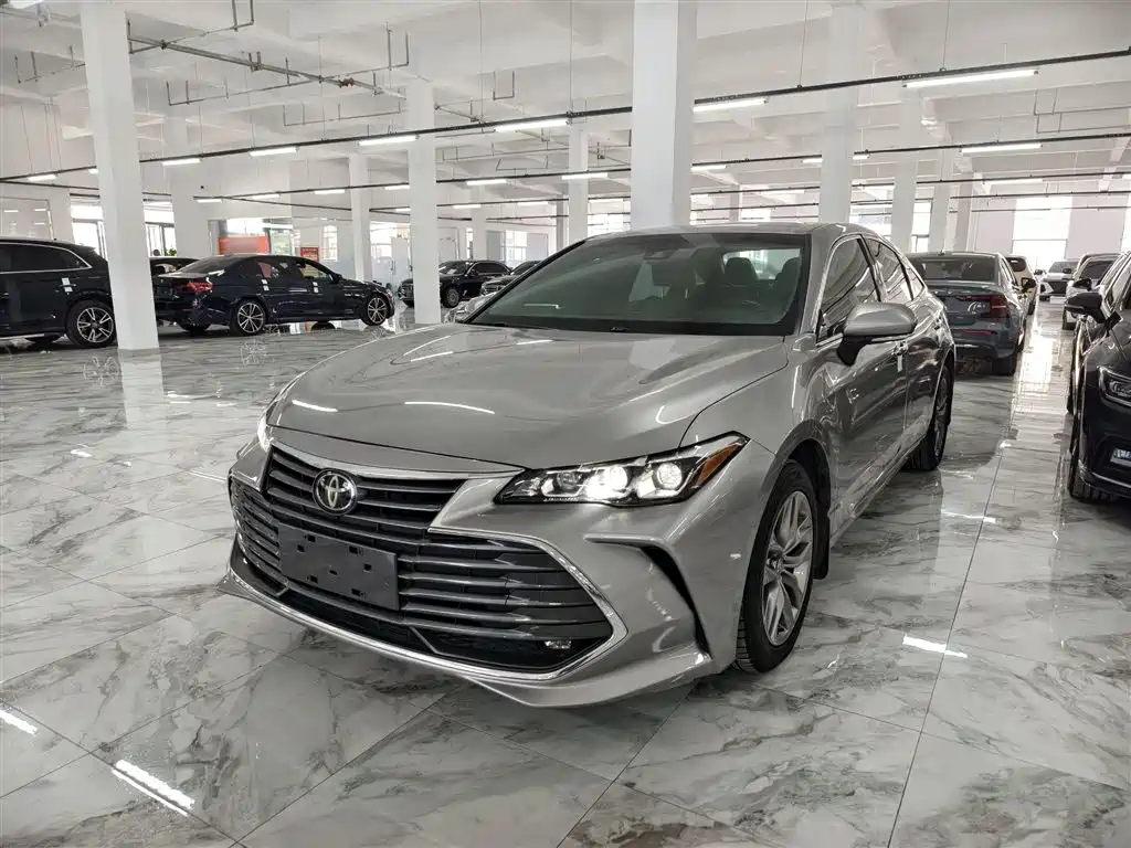 Купить Toyota Avalon