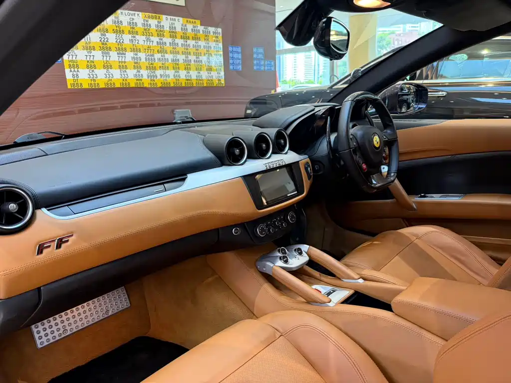 Ferrari FF — миниатюра 10