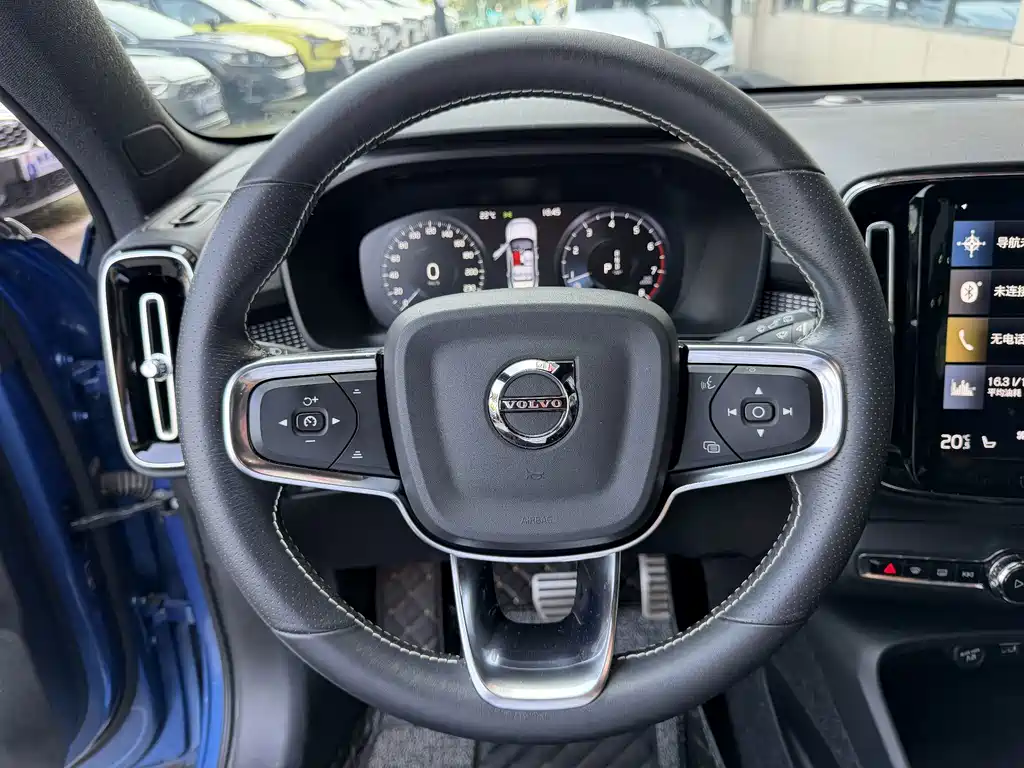 Volvo XC40 — миниатюра 12