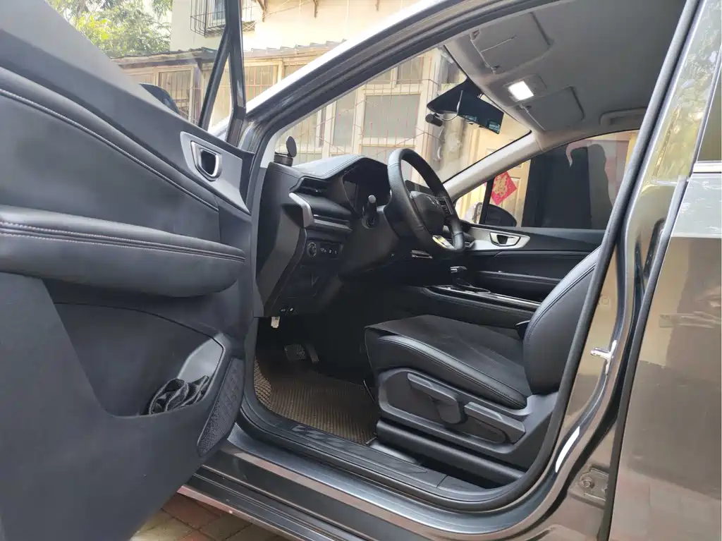 Wuling Jiachen — миниатюра 7