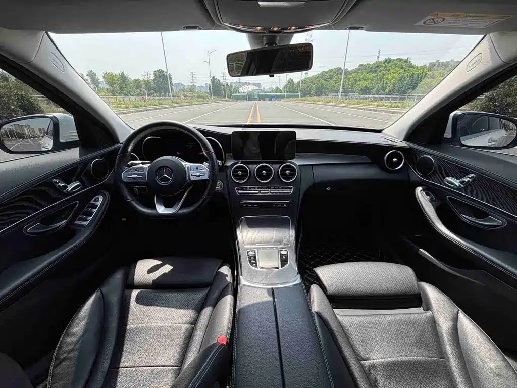 Mercedes-Benz C-Class — миниатюра 8