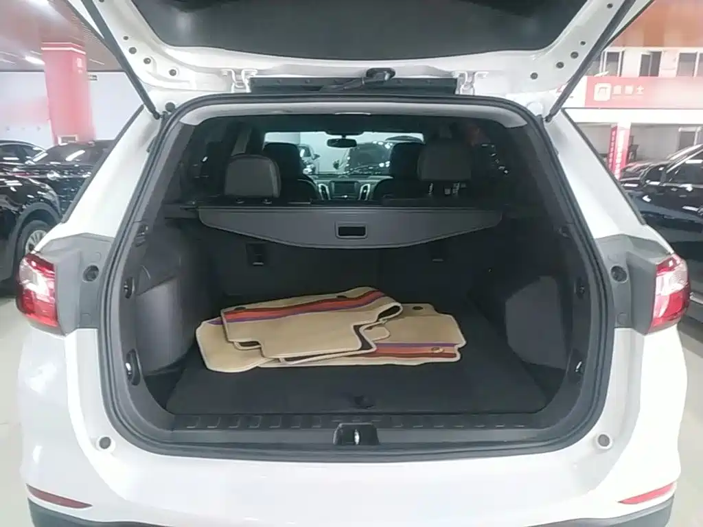 Chevrolet Equinox — миниатюра 19