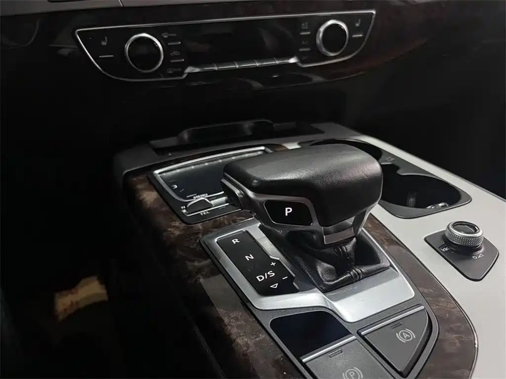 Audi Q7 — миниатюра 13