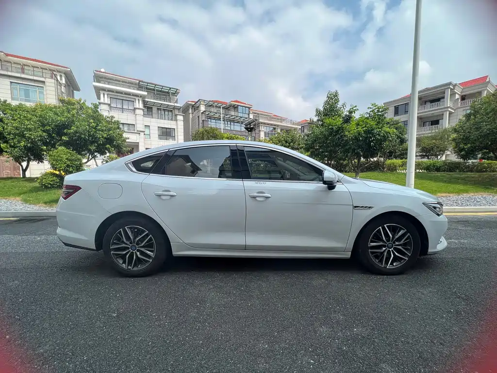 BYD Qin Pro NEV — миниатюра 9