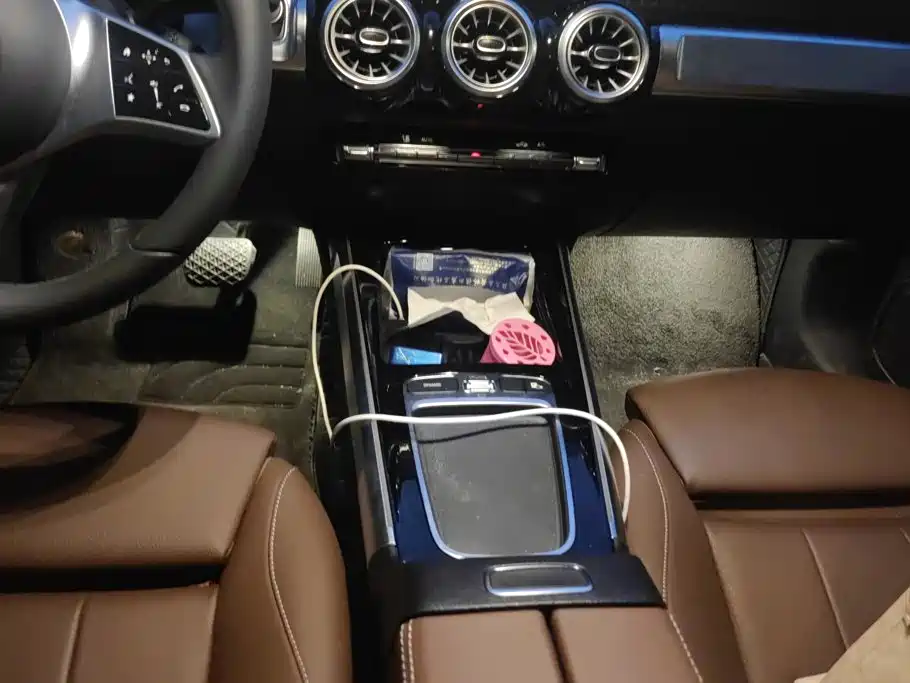 Mercedes-Benz GLB — миниатюра 16