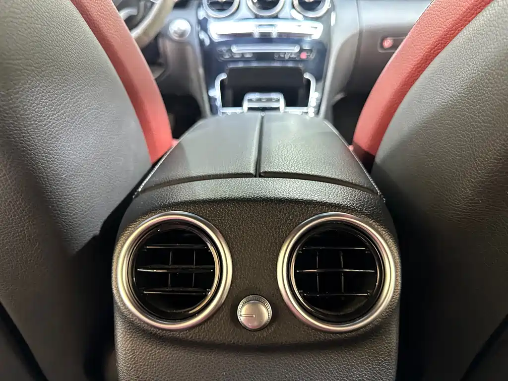 Mercedes-Benz C-Class — миниатюра 13