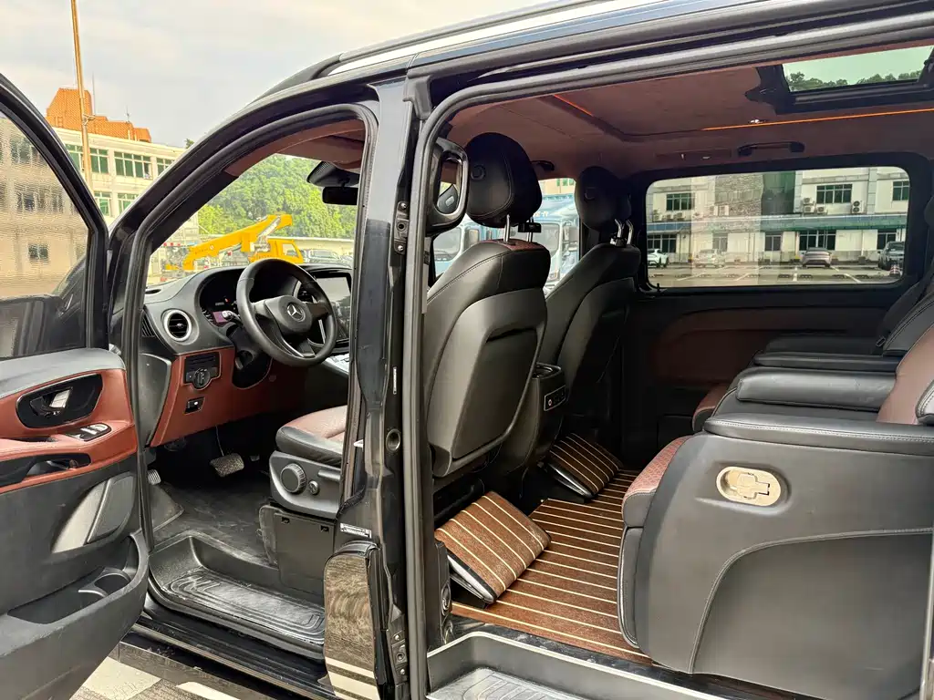 Mercedes-Benz V-Class (Import) — миниатюра 8