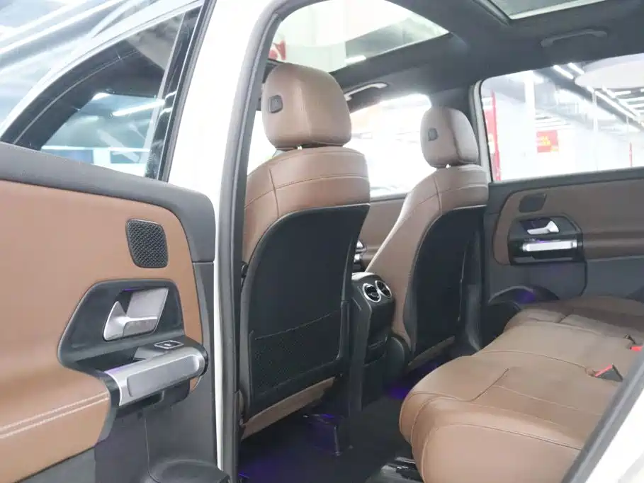 Mercedes-Benz GLB — миниатюра 16