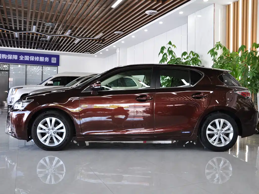 Lexus CT — миниатюра 3