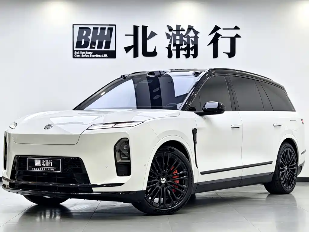 NIO ES8