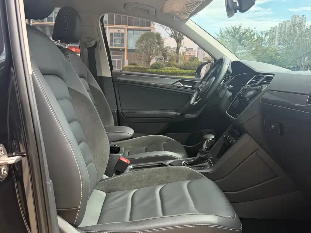 Volkswagen Tiguan L — миниатюра 10