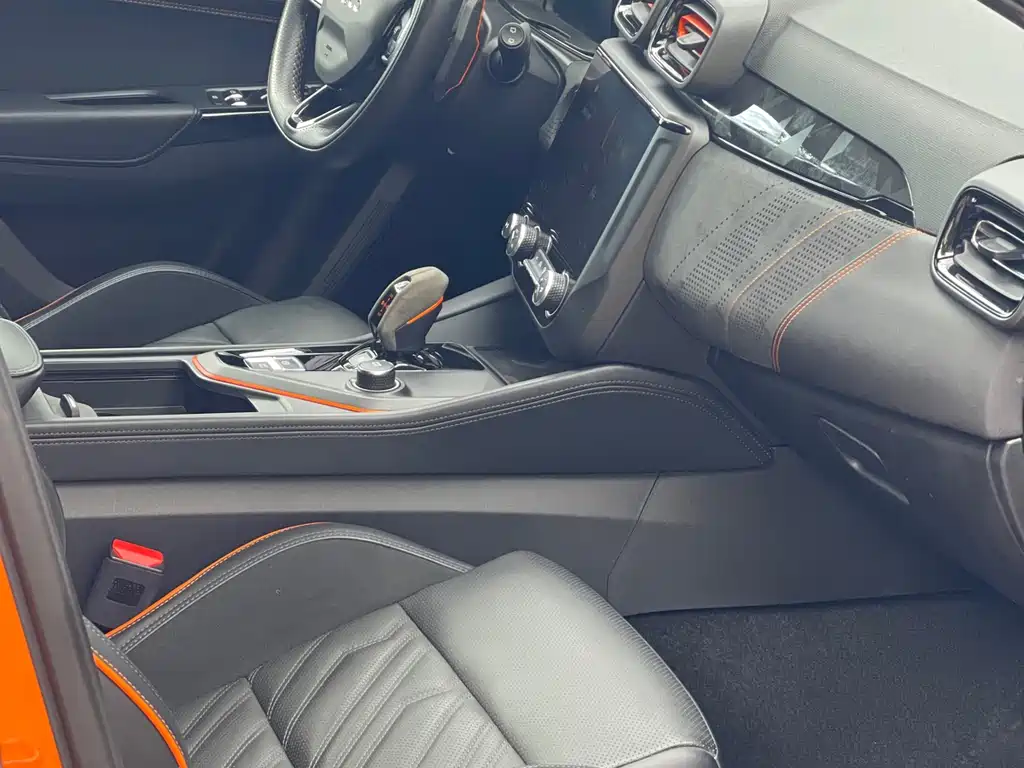 LYNK & CO. 02 HATCHBACK