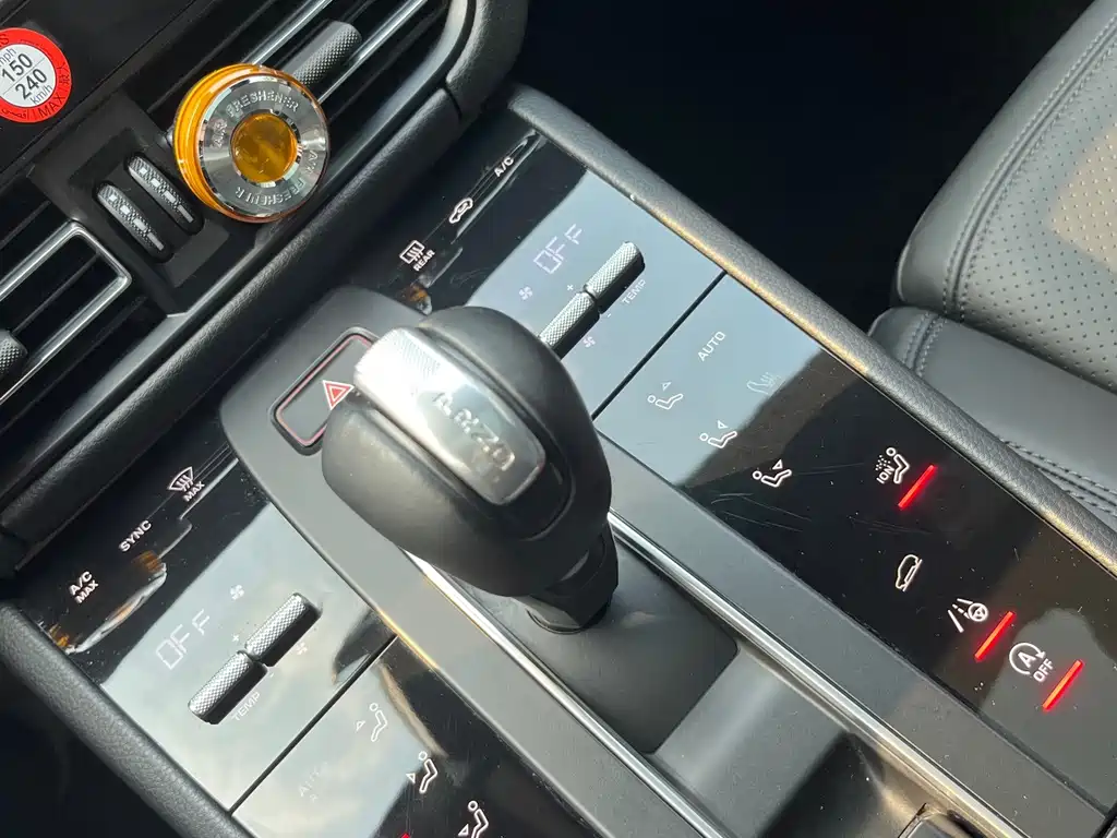 Porsche Macan — миниатюра 10