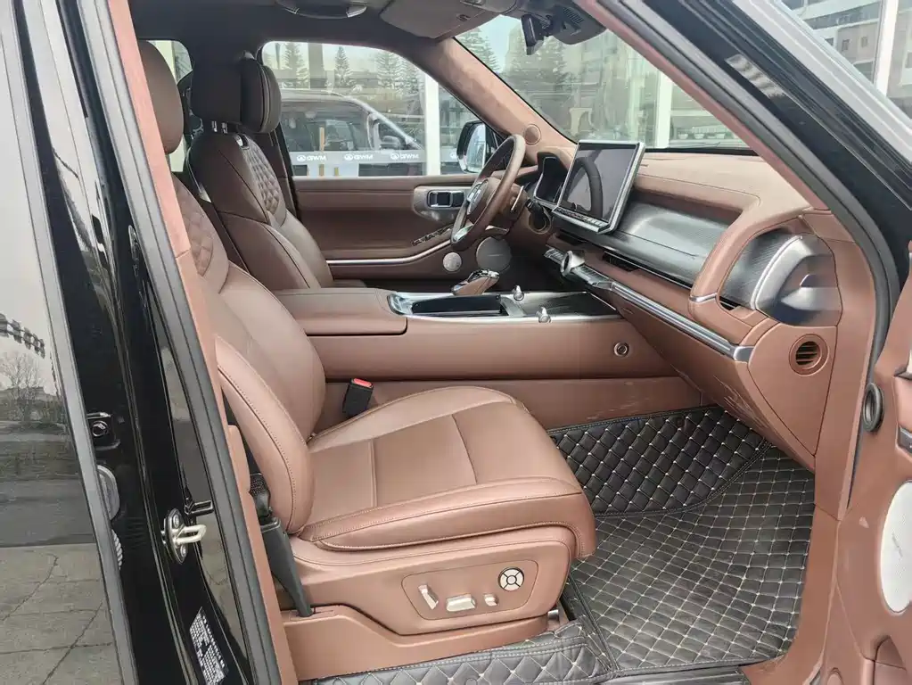 TANK TANK 700 NEW ENERGY