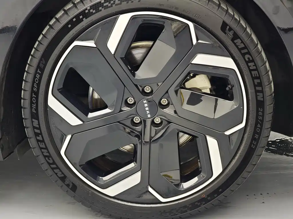 ZEEKR EXTREME KRYPTON 001