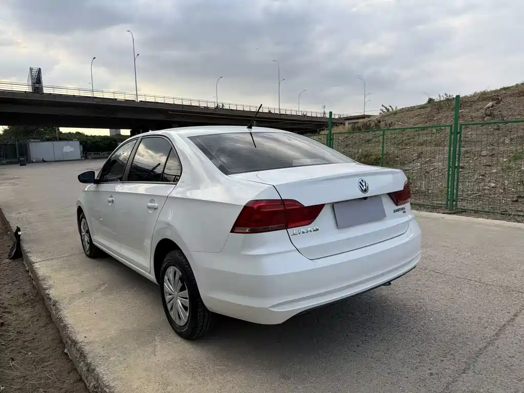 Volkswagen Santana — миниатюра 10