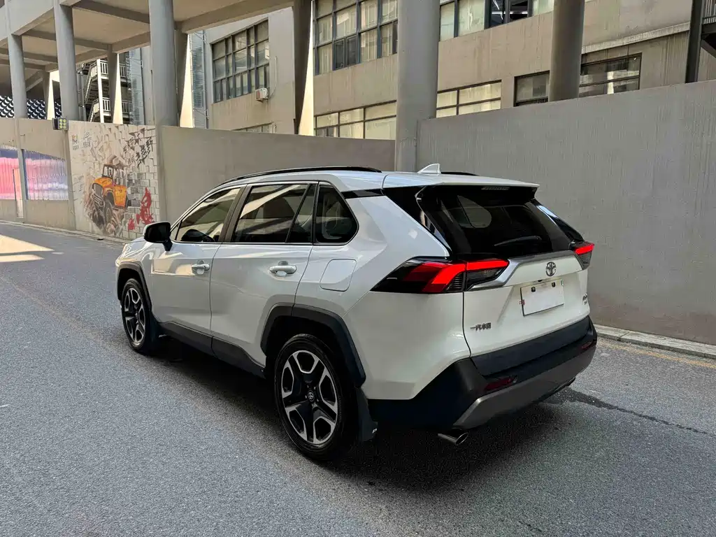 TOYOTA RAV4 RONGFANG