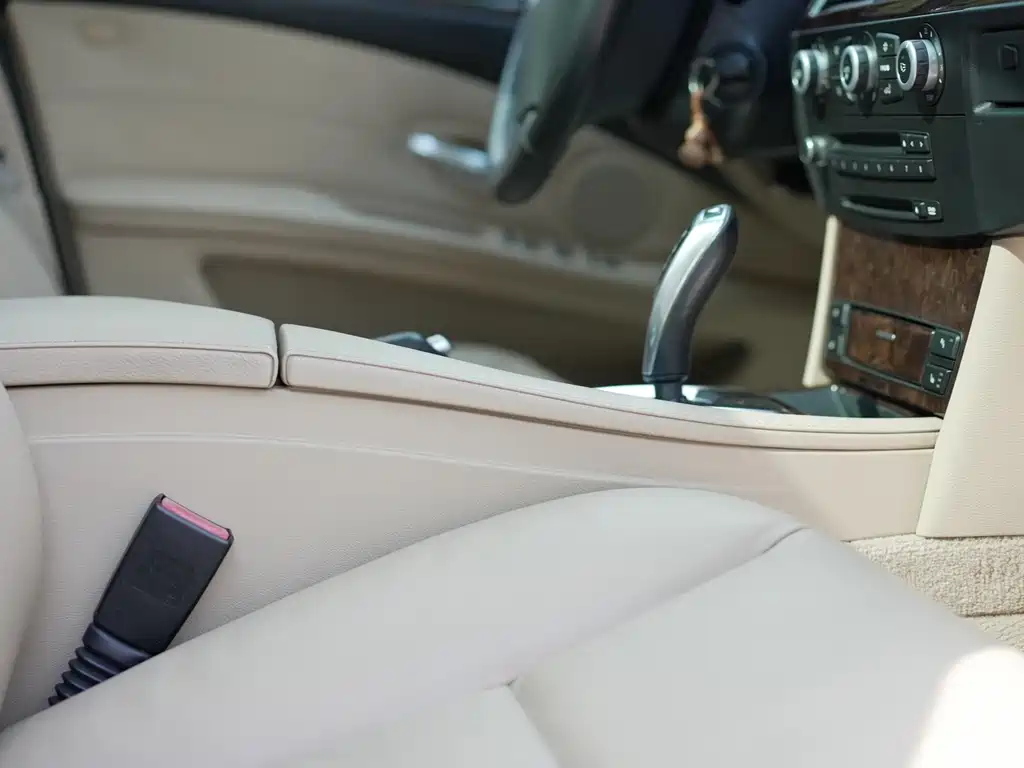 BMW 5 Series — миниатюра 38