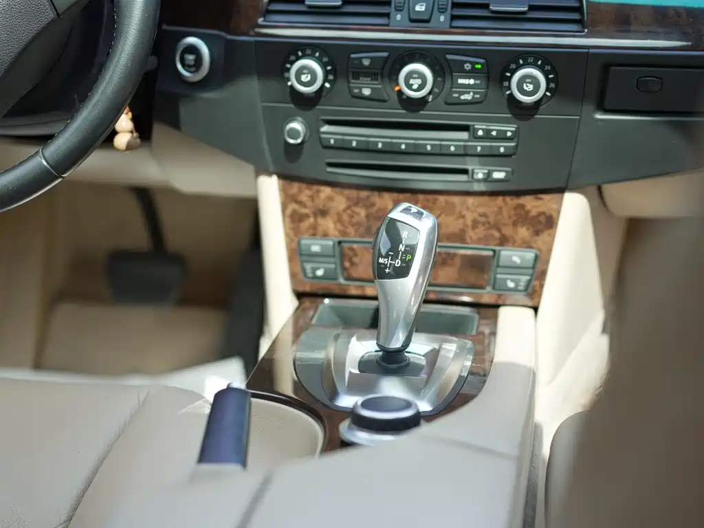 BMW 5 Series — миниатюра 52