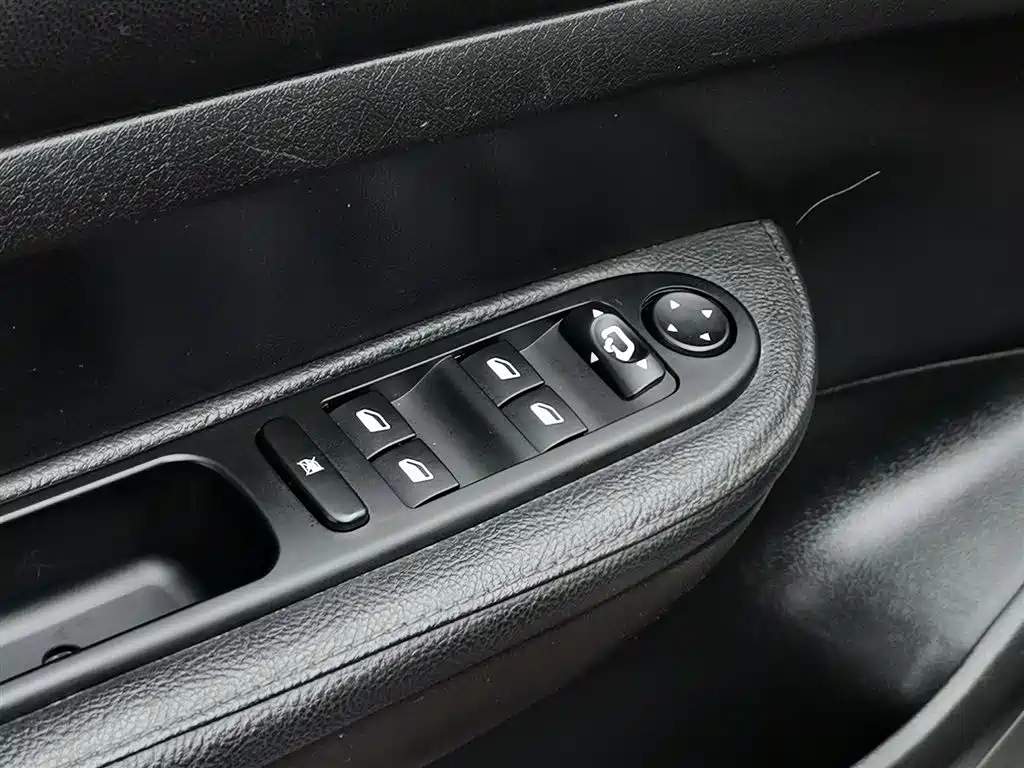 Peugeot 307 2013 1.6L AT CROSS