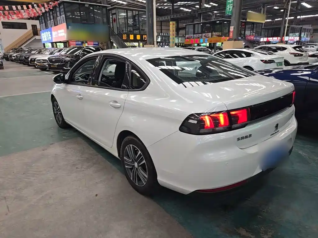 Peugeot 308 — миниатюра 5