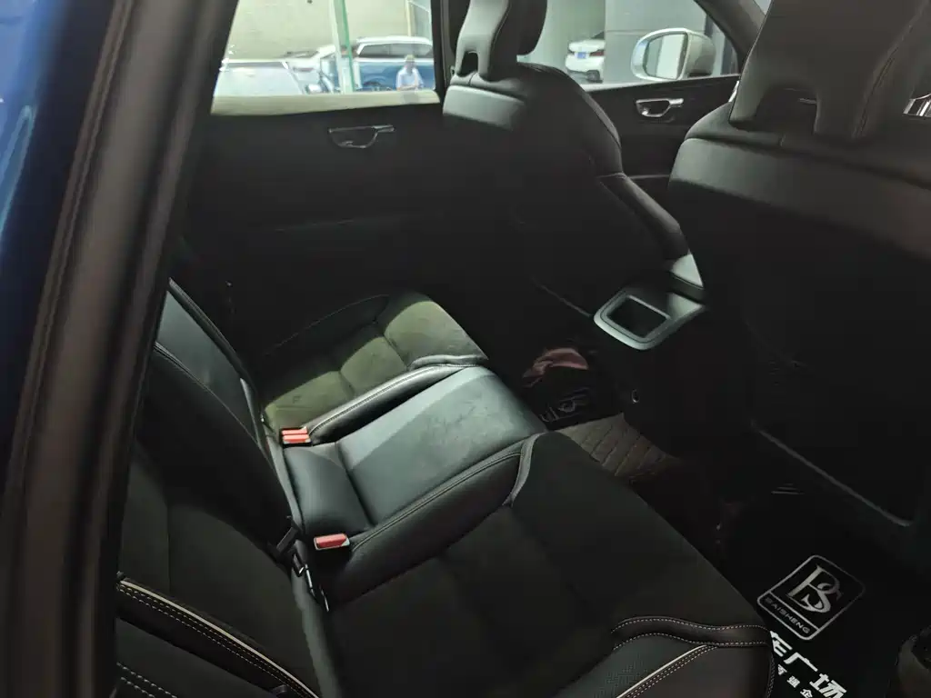 Volvo XC60 — миниатюра 5
