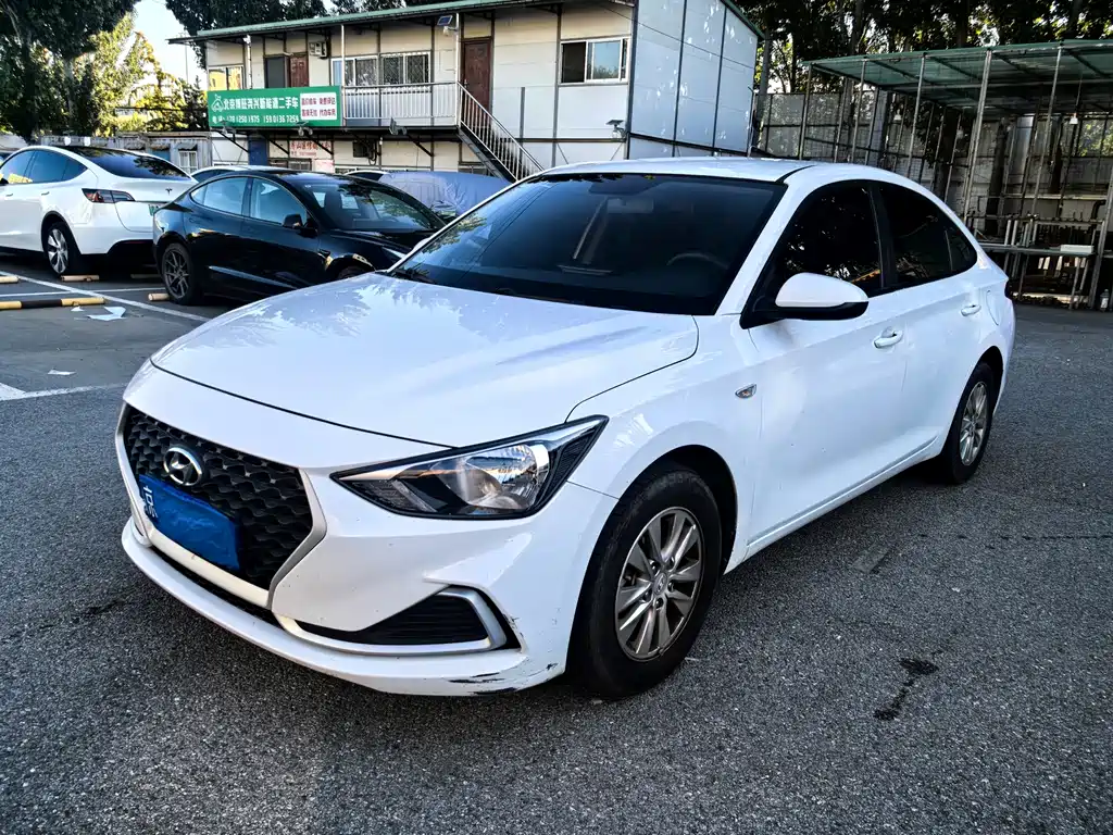 Hyundai Elantra — миниатюра 3