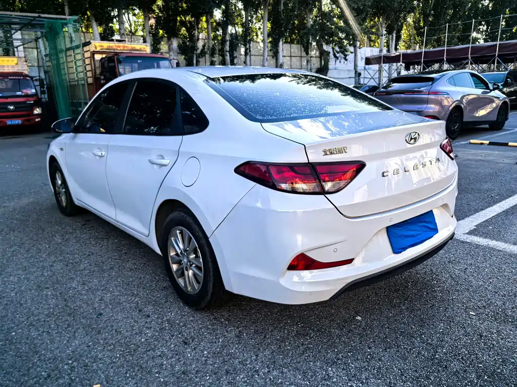 Hyundai Elantra — миниатюра 5