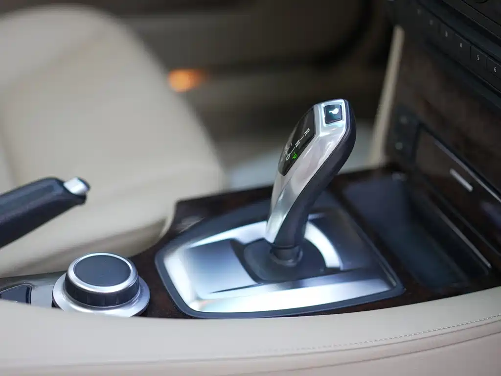 BMW 5 Series — миниатюра 15