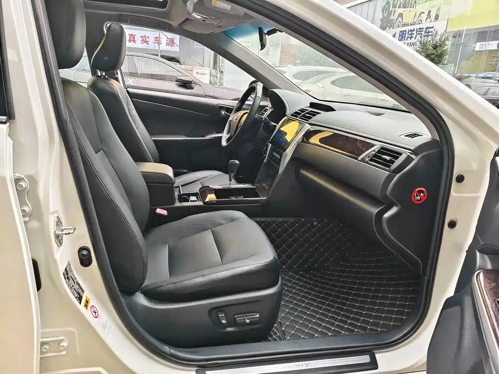 Toyota Camry — миниатюра 7