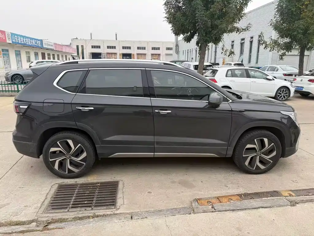 Volkswagen Tharu — миниатюра 2