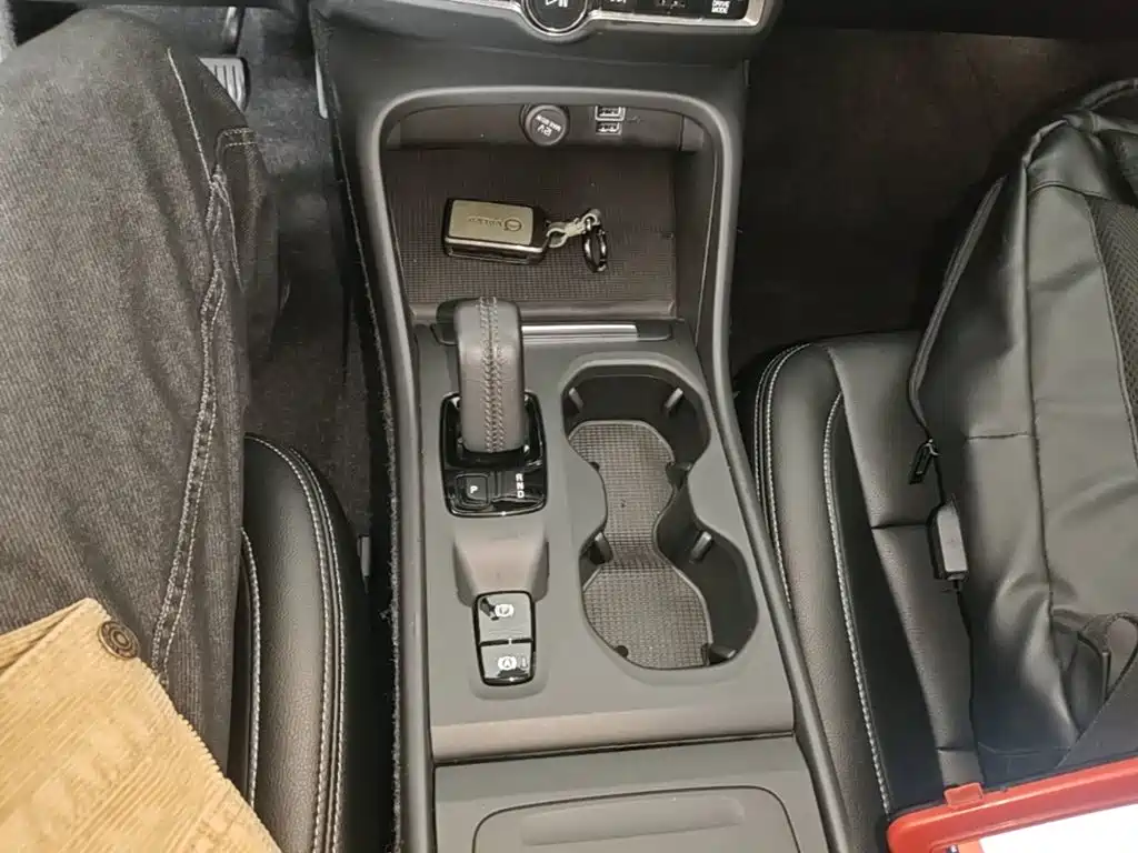 Volvo XC40 — миниатюра 14