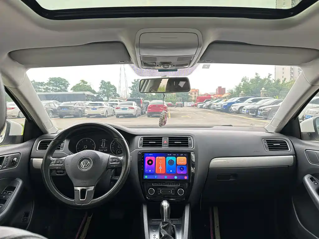 Volkswagen Sagitar — миниатюра 7