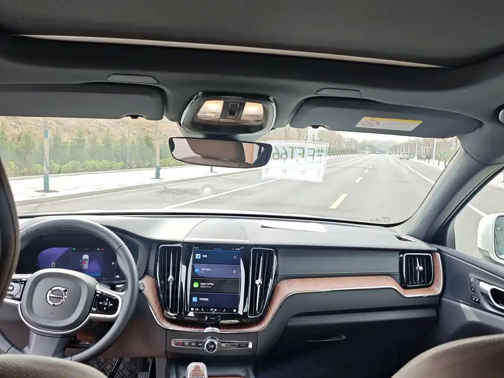 Volvo XC60 2025 B5 Luxury