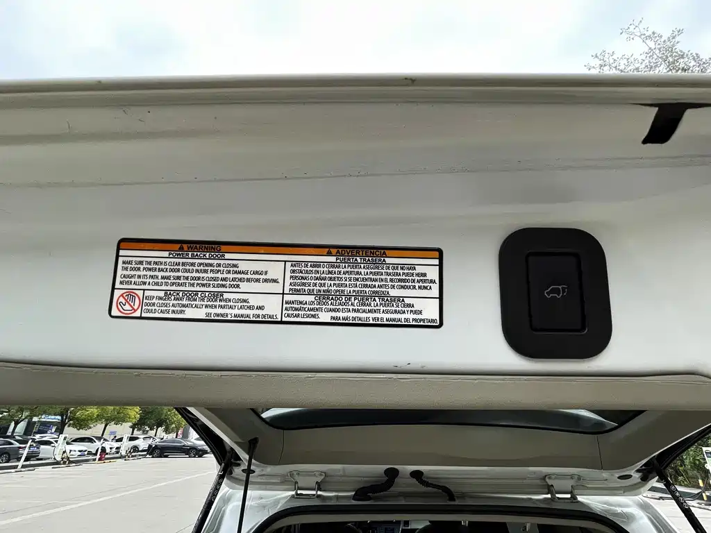 Toyota Sienna — миниатюра 16
