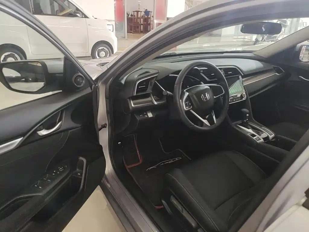 Honda Civic — миниатюра 16