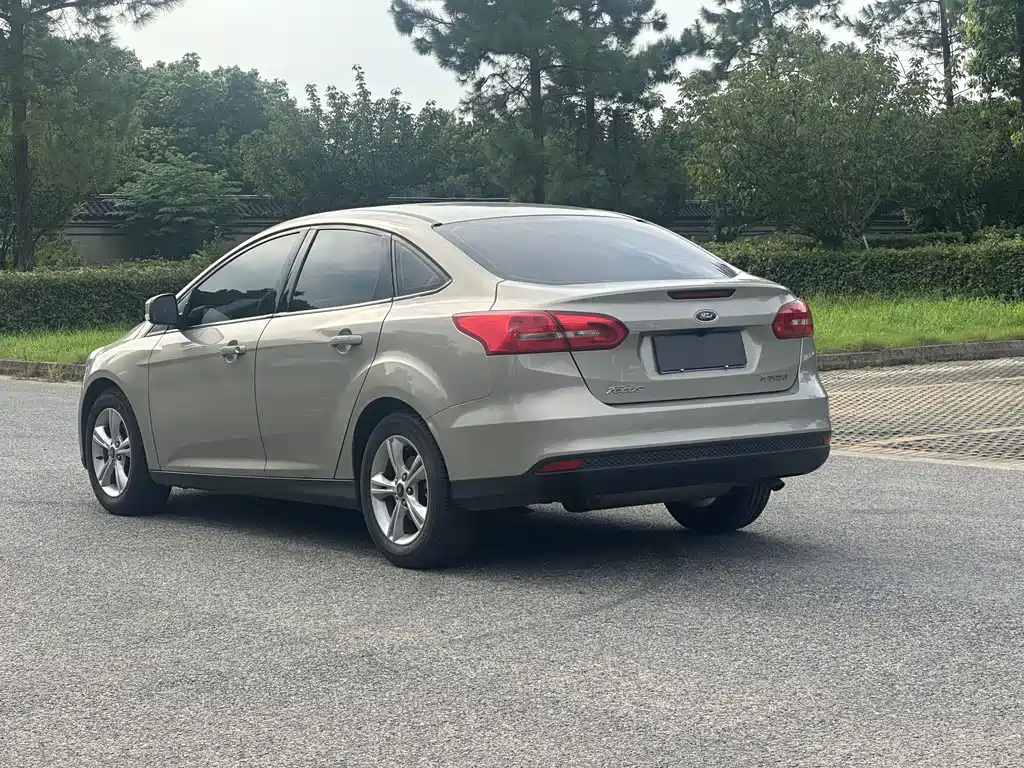 Ford Focus — миниатюра 14