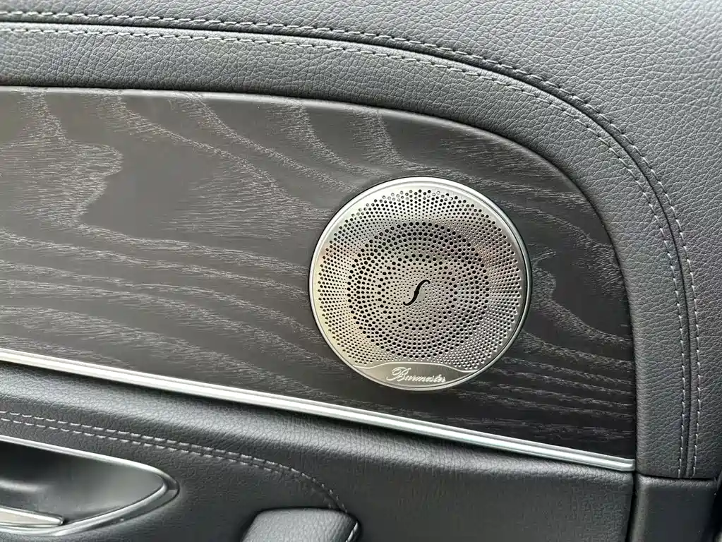 Mercedes-Benz E-Class — миниатюра 16
