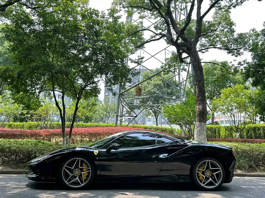 Ferrari F8 2019 Tributo 3.9T V8